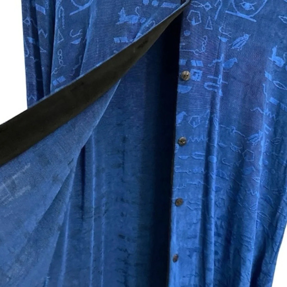 Chicos Egyptian Cat Textured Button Blouse. - Picture 4 of 7